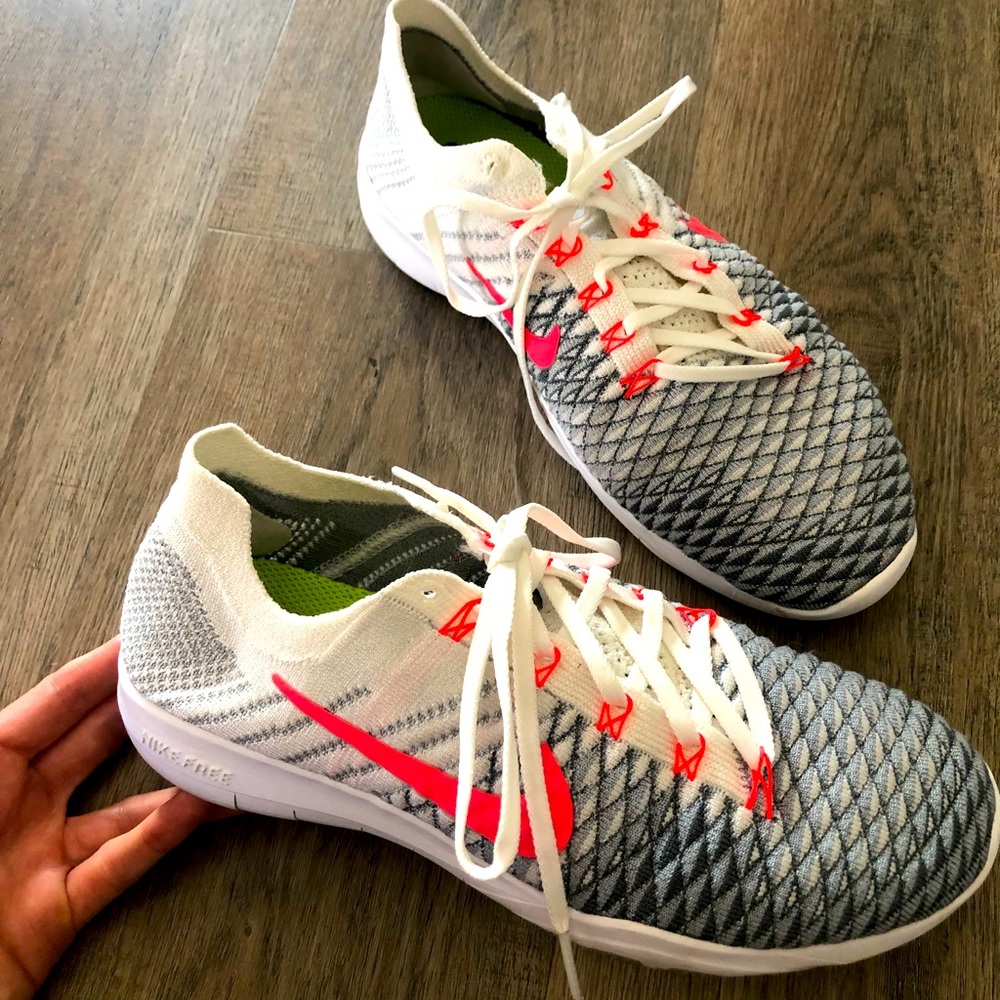 Nike free sneakers. Grey and pink